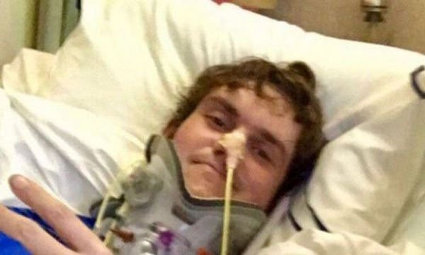Chàng trai 22 tuổi gây chấn động y học vì sống sót sau tai nạn suýt rụng đầu