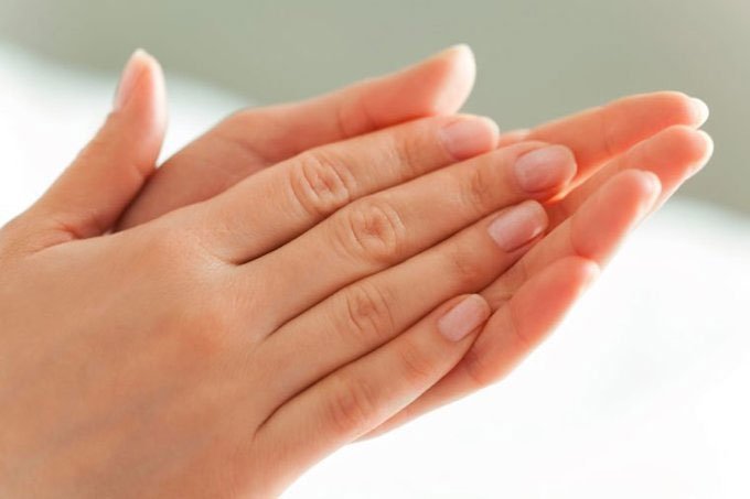 Dấu hiệu trên bàn tay tiết lộ bạn đang mắc bệnh gì
