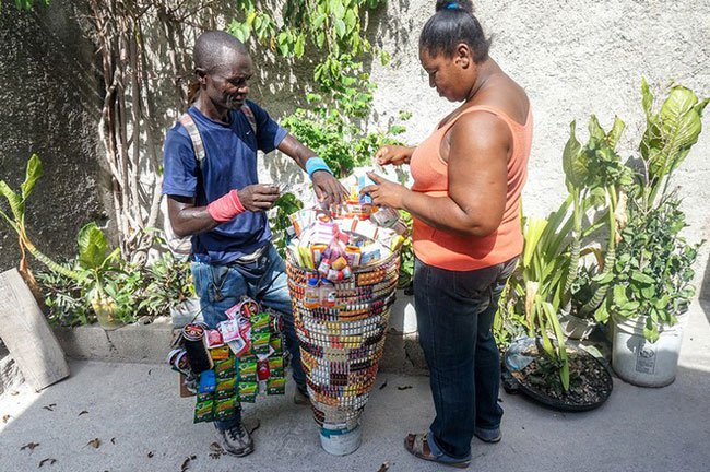 Haiti: Ai cũng có thể trở thành dược sĩ và đi bán thuốc ngoài chợ