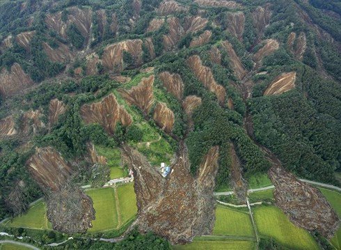 Nhật Bản: Hơn 100 cơn dư chấn sau động đất tại Hokkaido