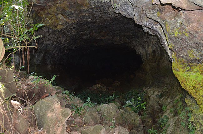 Những di vật trong hang núi lửa có xương người tiền sử ở Đăk Nông