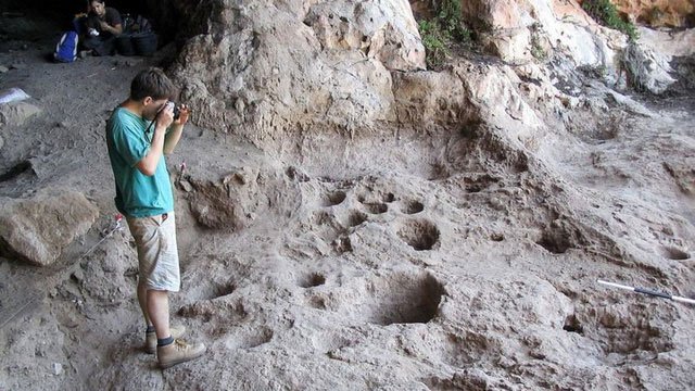 Phát hiện “nhà máy bia cổ nhất thế giới” ở hang động tại Israel