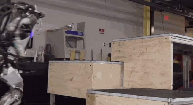 Robot của Boston Dynamics đã có thể nhảy parkour đỉnh cao không kém con người