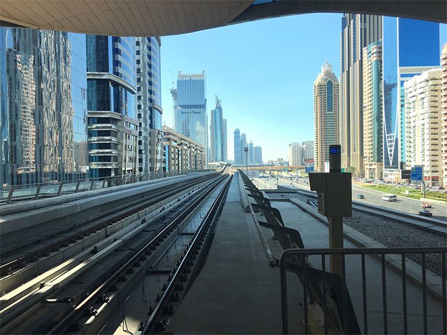 Tàu đô thị không người lái của Dubai