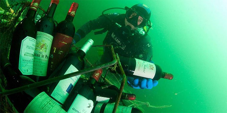 Thị trấn kỳ lạ nhất nước Pháp: Rượu vang chất đầy dưới đáy biển