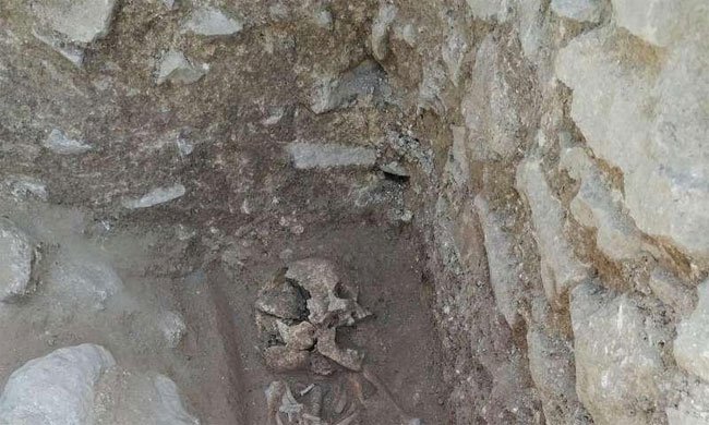 Tìm thấy xác ma ca rồng thời La Mã cổ đại ở Ý