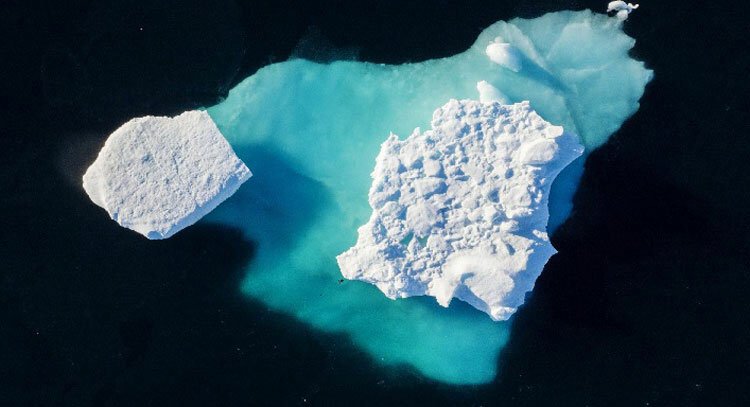 50 hồ nước được phát hiện dưới dải băng Greenland