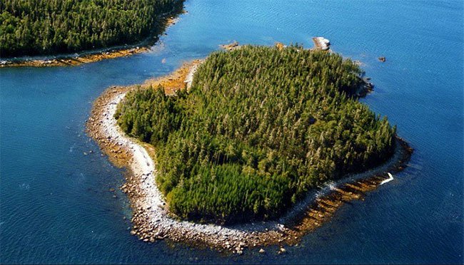 7 hòn đảo được bán với giá rẻ như cho nhưng cuối cùng chẳng ai thèm mua