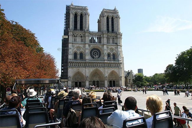 9 điều bạn cần biết về Nhà thờ Đức Bà Paris