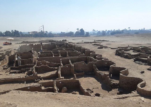 Ai Cập phát hiện thành phố cổ hoành tráng hơn 3.000 tuổi bị vùi trong cát