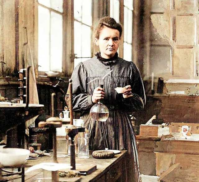 Albert Einstein đã viết những gì trong bức thư gửi Marie Curie vào năm 1911?