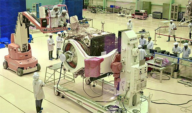 Ấn Độ ra mắt tàu không gian, chuẩn bị thám hiểm Mặt Trăng