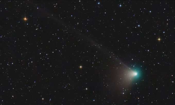 Ảnh chụp sao chổi bay gần Trái đất nhất trong 50.000 năm