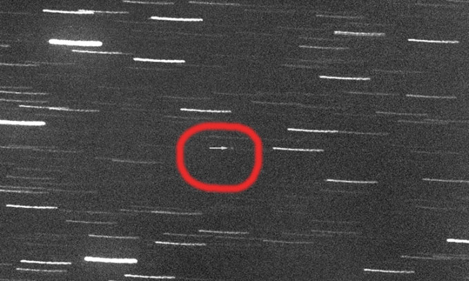 Ảnh chụp tiểu hành tinh lớn tương đương ngôi nhà bay qua cách Trái đất 350.000km