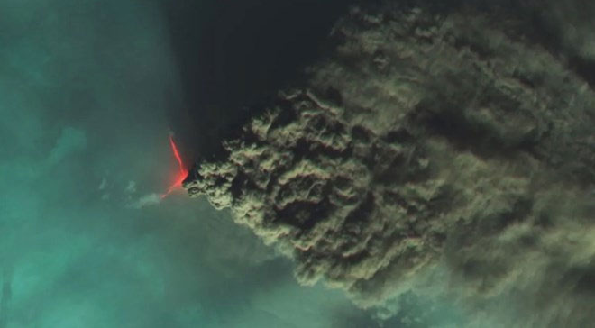 Ảnh chụp từ vệ tinh núi lửa cao nhất lục địa Á Âu phun trào