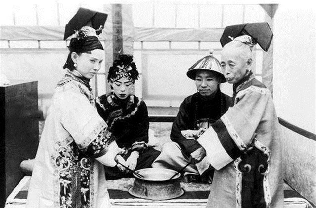 Ảnh hiếm về cách tổ chức hôn lễ của một gia đình quý tộc Trung Quốc thời nhà Thanh