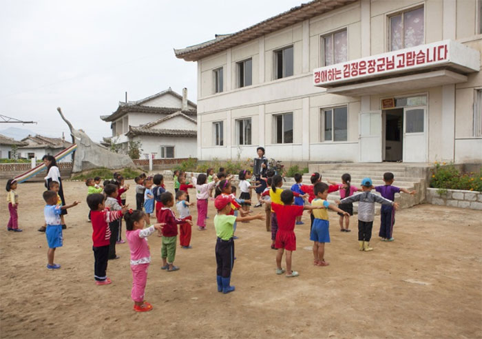 Ảnh hiếm về cuộc sống thường ngày của trẻ em Triều Tiên thế giới ít biết