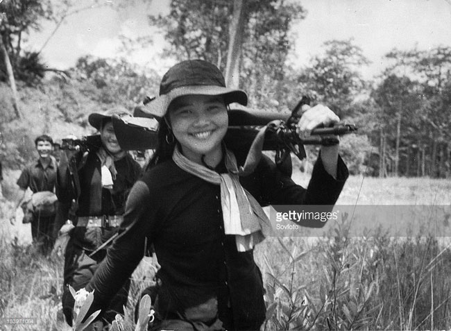 Ảnh lịch sử để đời về các nữ quân nhân Việt Nam