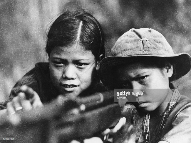 Ảnh lịch sử để đời về các nữ quân nhân Việt Nam