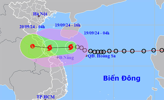 Áp thấp nhiệt đới mạnh lên thành bão số 4, tâm bão đang cách Đà Nẵng 210km