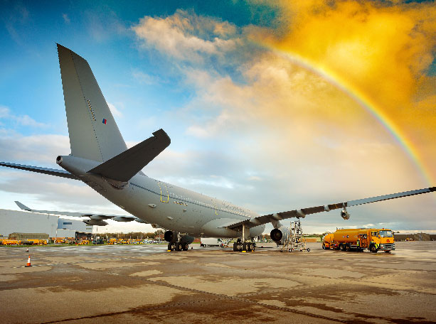 Bay thành công máy bay vận tải quân sự chạy bằng dầu ăn đầu tiên trên thế giới