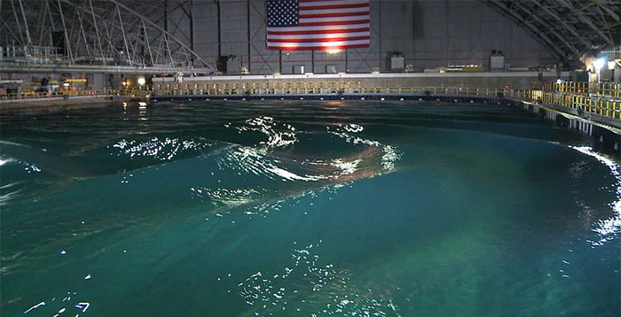 Bể khổng lồ chứa 45 triệu lít nước tạo sóng giúp Mỹ thử nghiệm tàu chiến