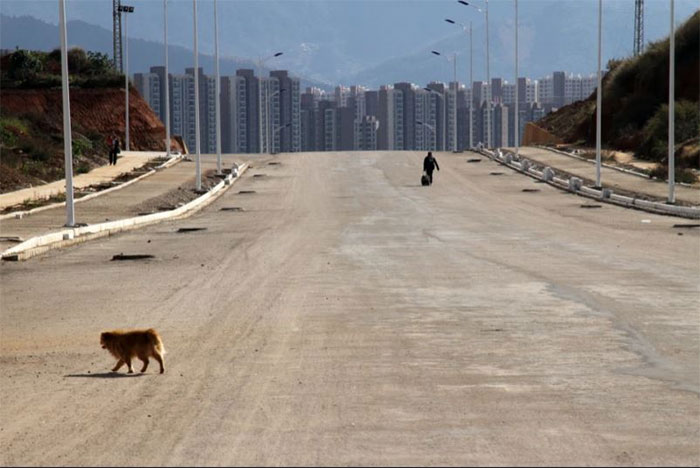Bên trong các thành phố ma của Trung Quốc với hàng triệu căn hộ bị bỏ hoang