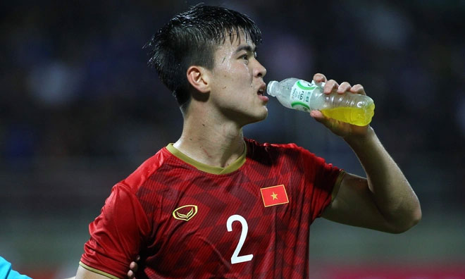 Bên trong chai nước màu vàng của đội tuyển Việt Nam có gì?