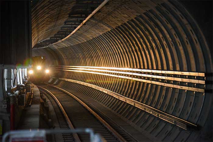 Bên trong nhà ga ngầm Ba Son của tuyến Metro TP.HCM sắp hoàn thành: Kiến trúc độc đáo và hiện đại