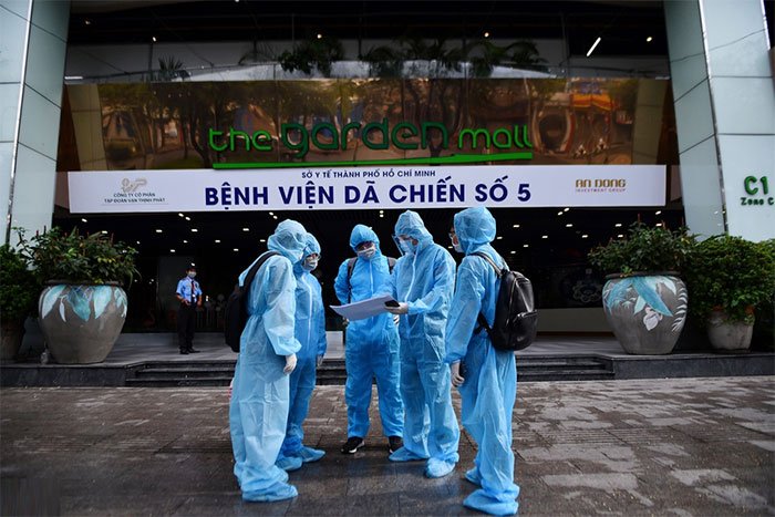 Bệnh viện dã chiến ở Thuận Kiều Plaza trước giờ đón F0
