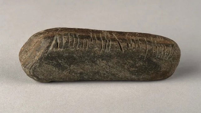 Bí ẩn hòn đá khắc thông điệp 1.600 năm tuổi