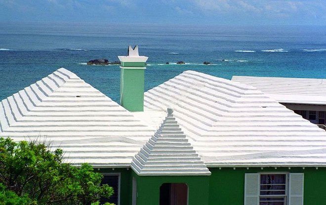 Bí ẩn những mái nhà màu trắng toát trên đảo quỷ Bermuda