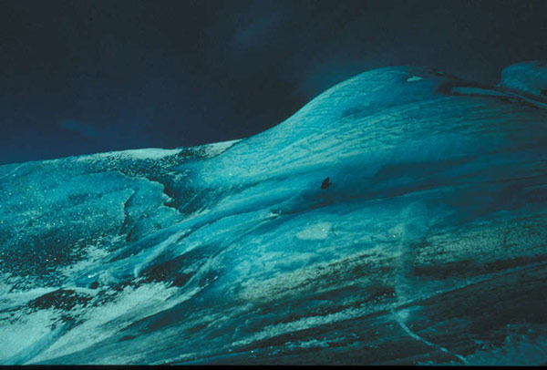 Bí ẩn tảng băng màu xanh ngọc nổi tiếng tại Nam Cực sắp có lời giải