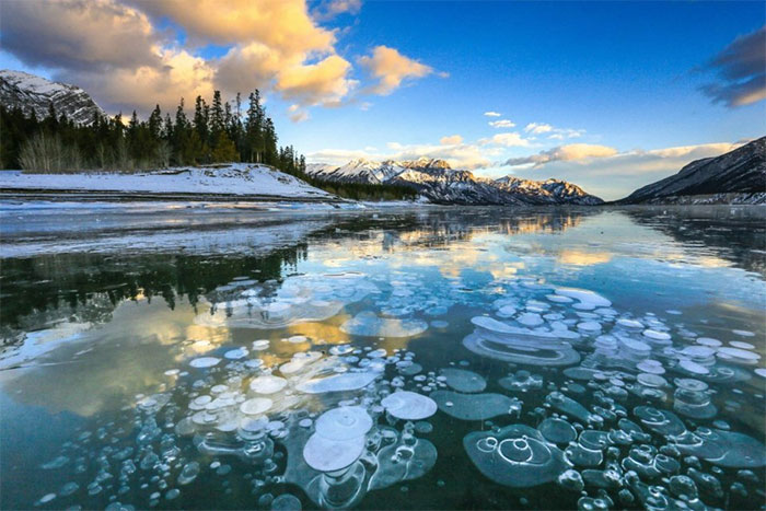 Bí ẩn về những bong bóng đông lạnh tại hồ Abraham