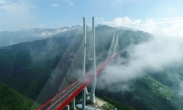Bí ẩn vùng đất toàn cây cầu khổng lồ cao nhất thế giới của Trung Quốc