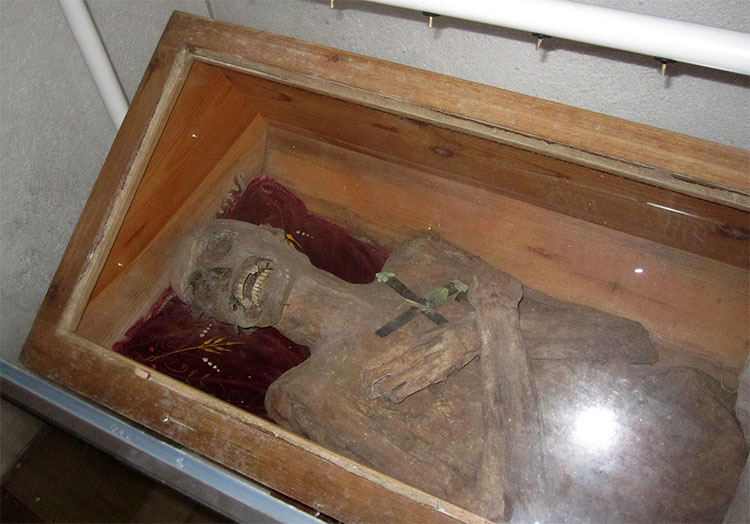 Bí ẩn xác chết 300 năm không phân huỷ