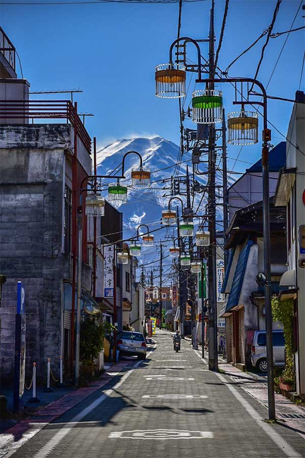Biểu tượng nước Nhật đẹp đến siêu thực trong bức ảnh xuất sắc của nhiếp ảnh gia