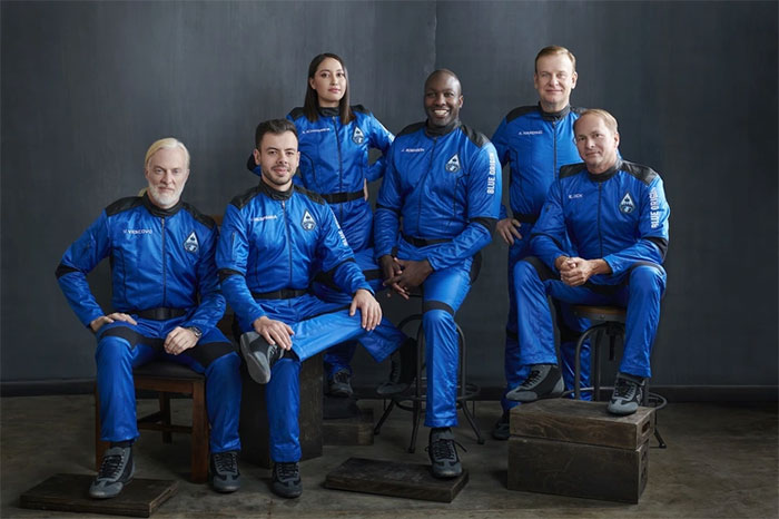 Blue Origin lần thứ 5 thành công đưa khách du lịch lên không gian