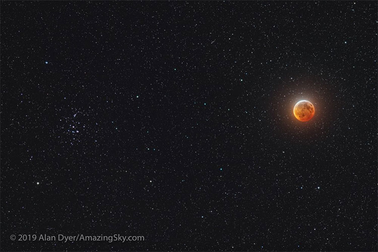 Bộ ảnh đẹp mê li về siêu Mặt Trăng máu cuối cùng của thập kỷ