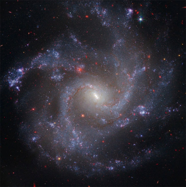Bộ ảnh ngoạn mục thiên hà và tinh vân do kính James Webb chụp