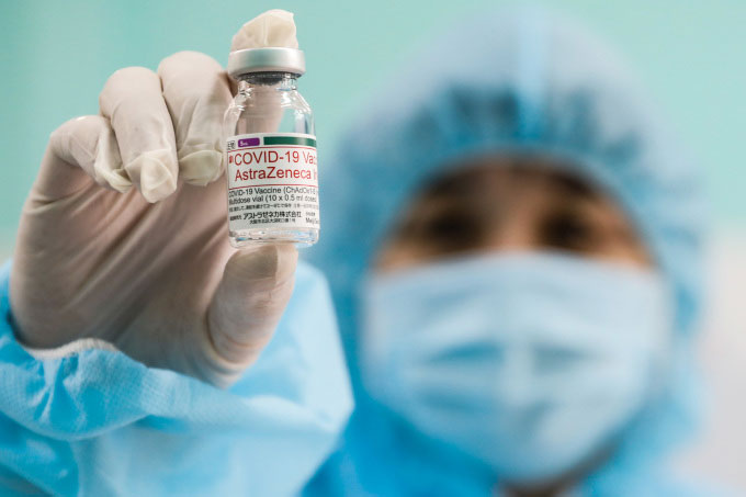 Bộ Y tế: Người tiêm vaccine Covid-19 của AstraZeneca không nên hoang mang