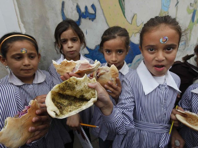 Bữa trưa đặc trưng ở trường học trông như thế nào ở các quốc gia khắp thế giới?