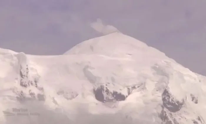 Bức ảnh vệ tinh gây sửng sốt từ núi lửa gần Nam Cực