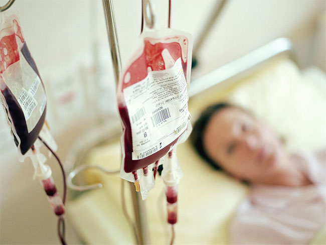 Ca truyền máu đầu tiên trên thế giới diễn ra thế nào?