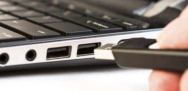Các cách cứu hộ dữ liệu khi USB đòi Format