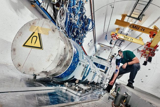 Các nhà vật lý dò được các tín hiệu của hạt neutrino trên máy gia tốc hạt lớn