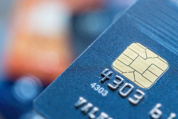 Cách phân biệt thẻ ATM từ và thẻ chip
