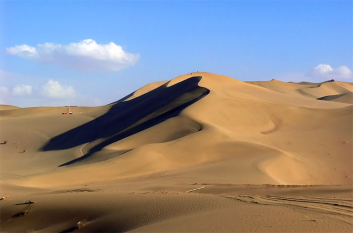 Cách Trung Quốc phủ xanh sa mạc biển tử thần rộng 330.000km2