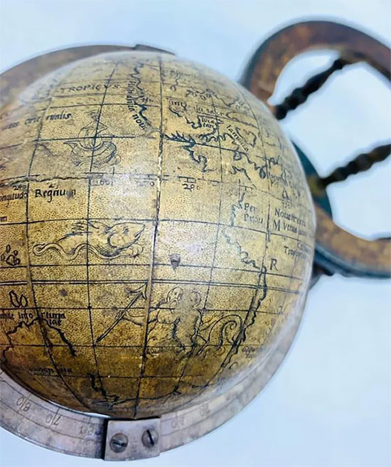 Cận cảnh quả địa cầu 500 năm tuổi mô tả thế giới trước khi phát hiện Australia