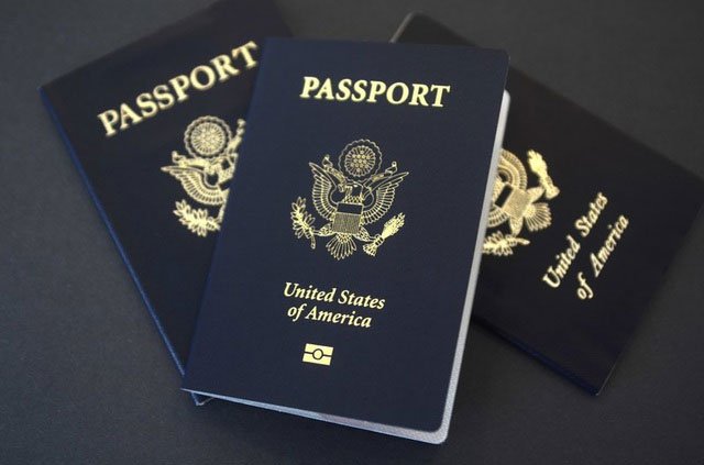 Cận cảnh tấm hộ chiếu nhiều đặc quyền của các Tổng thống Mỹ
